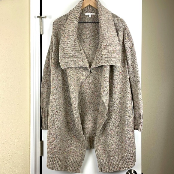 CABI #900 'Oatmeal Confetti' Longline Open
Cardigan Sweater - Picture 1 of 10